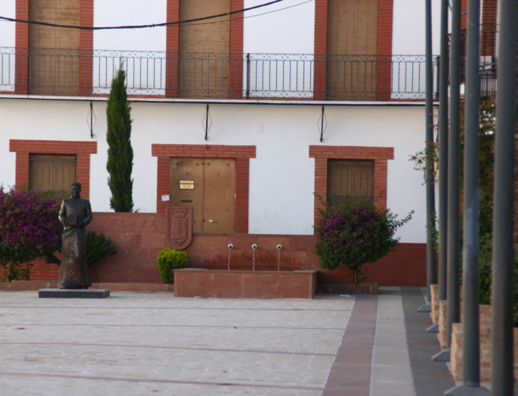 Fuente de los Tres Caños en la Plaza de Andalucía