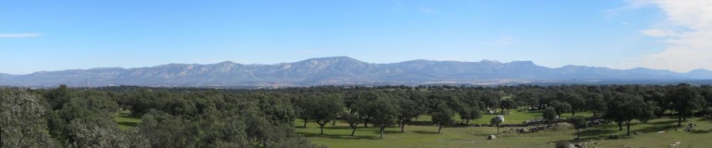 Panorámica desde el mirador de El Cendajo con Sierra Madrona al fondo