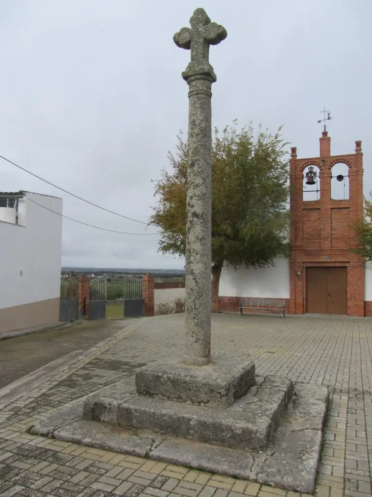 Ermita de Santa Rosalía y Cruz del Cura